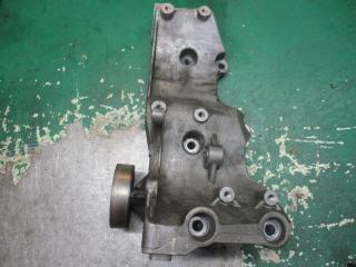 кронштейн (крепление) Audi A4 B5 [рестайлинг] 2001, 2.0 л., МКПП, седан, 06B903143L