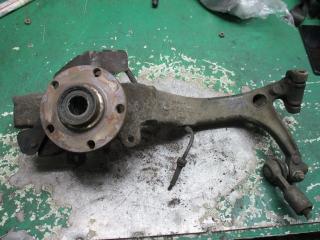 ступица передняя левая Volkswagen Passat B5 1999, 1.6 л., 8D0407257S