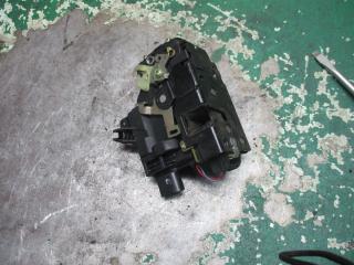 замок двери передней правой Skoda Octavia 1 поколение (A4) 1998