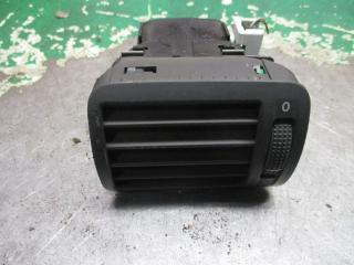 дефлектор обдува салона Volkswagen Passat B5 1997, 1.6 л., МКПП, седан, 3B0819703