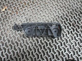 крепление бампера Toyota Corolla Verso 1 поколение 2003, 2.0 л., МКПП, хетчбэк 5 дв.
