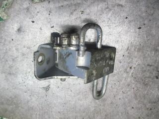 петля двери Audi A6 4B/C5 1998, 4B0831412B