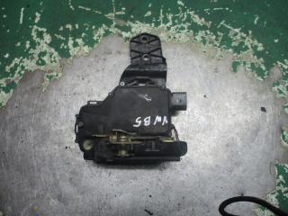 замок двери передней правой Volkswagen Passat B5 1999