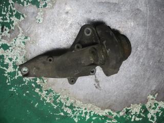 кронштейн КПП Audi A6 4B/C5 1998, 2.5 л., 8D0399114T