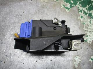 замок двери задней левой Audi A4 B5 1999, 1.6 л., МКПП, седан, 8D0839015A