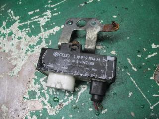 блок управления вентилятором (реле) Skoda Fabia 1 поколение [рестайлинг] 2007, 1.9 л., МКПП, универсал, 1J0919506M