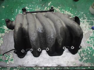 коллектор впускной Audi A6 4A/C4 1996, 2.5 л., МКПП, 046129713H