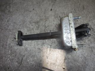 ограничитель открывания двери Ford Focus 2 поколение 2007, 1.8 л.