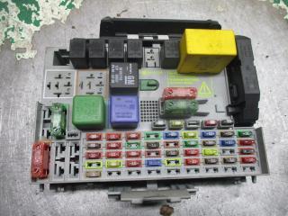 блок предохранителей Opel Astra G 2001, 1.6 л., МКПП, универсал, 24412497