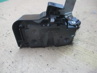 замок двери задней правой Ford Focus 1 поколение [рестайлинг] 2005, 1.6 л., МКПП, универсал