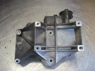 кронштейн компрессора кондиционера Volkswagen Passat B5 1999, 1.8 л., 058260885C