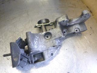 кронштейн генератора Renault Megane 1 поколение 1997, 1.6 л., МКПП, хетчбэк 5 дв., 7700272975