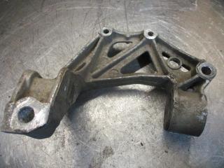 кронштейн (крепление) SEAT Ibiza 3 поколение 2005, 1.4 л., МКПП, хетчбэк 5 дв.