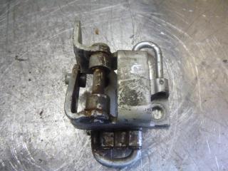 петля двери Volkswagen Golf Plus 1 поколение 2007, 1K0831412M