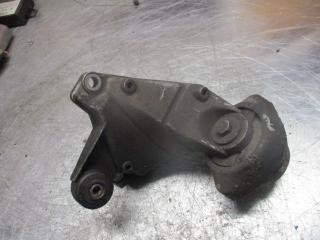кронштейн КПП Audi A6 4B/C5 [рестайлинг] 2001, 2.4 л., МКПП, универсал, 8D0399114S