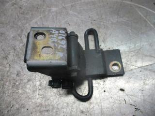 петля двери Audi A4 B5 1996, 1.9 л., АКПП, универсал, 8D0831412B
