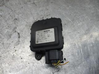 моторчик заслонки печки Volkswagen Golf 3 поколение 1999, 1.6 л., МКПП, хетчбэк 5 дв., 1J1907511C