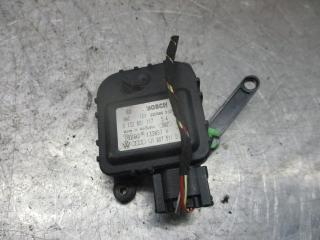 моторчик заслонки печки Volkswagen Golf 3 поколение 1999, 1.6 л., МКПП, хетчбэк 5 дв., 1J1907511D