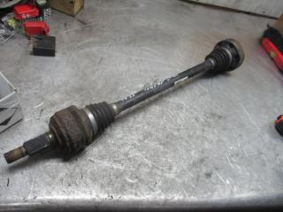 полуось задняя (приводной вал, ШРУС) Volkswagen Touareg 1 поколение 2005, 3.0 л., АКПП, хетчбэк 5 дв., 7L0501201