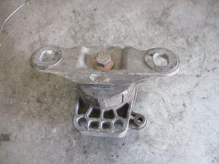 подушка крепления двигателя Ford Mondeo 3 поколение [рестайлинг] 2006, 2.0 л., МКПП, универсал, 2S716F012AD