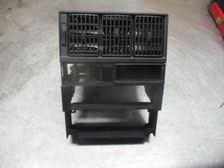 дефлектор обдува салона Audi 80 B3 1990, 1.8 л., МКПП, седан, 893857183