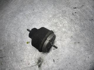 подушка крепления двигателя Volkswagen Passat B5 1998, 1.6 л., МКПП, универсал, 8D0199379S