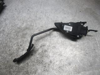 педаль Mitsubishi Carisma 1 поколение [рестайлинг] 2002, 1.9 л., МКПП, хетчбэк 5 дв., 30865642