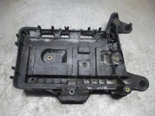 полка аккумулятора Volkswagen Caddy 3 поколение 2008, 2.0 л., МКПП, минивэн, 1K0915333H