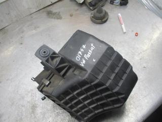 корпус воздушного фильтра Volkswagen Passat B5 1999, 1.8 л., МКПП, универсал, 058133843
