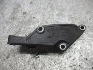 кронштейн (крепление) Volkswagen Transporter T4 1997, 2.4 л., 028409905M