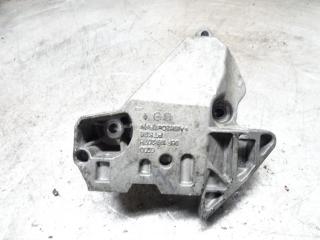кронштейн двигателя Volkswagen Passat B6 2007, 2.0 л., 06F199207H