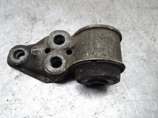 cайлентблок Volkswagen Passat B5 1998, 8E0501521H