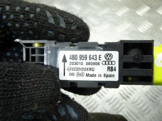 датчик удара Volkswagen Touareg 1 поколение 2005, 3.0 л., МКПП, внедорожник 5 дв., 4B0955643E