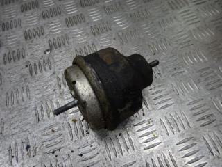 подушка крепления двигателя Volkswagen Passat B5 1999, 1.8 л., МКПП, универсал, 8D0199379S