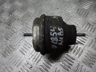 подушка крепления двигателя Audi A4 B5 1998, 1.9 л., МКПП, универсал, 8D0199379S