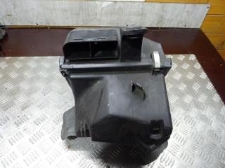 корпус воздушного фильтра Audi A4 B5 1998, 1.6 л., МКПП, универсал, 058133837E