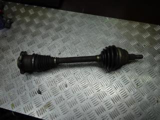 полуось передняя левая (приводной вал, ШРУС) Volkswagen Golf 4 поколение 2002, 1.6 л., АКПП
