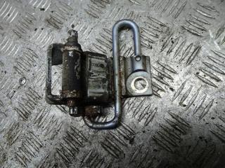 петля двери Volkswagen Passat B5 1997, 1.6 л., МКПП, седан, 8L3831412