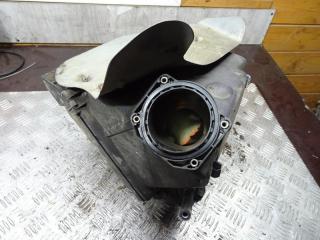 корпус воздушного фильтра Volkswagen Passat B5 1998, 1.6 л., МКПП, универсал, 058133837E