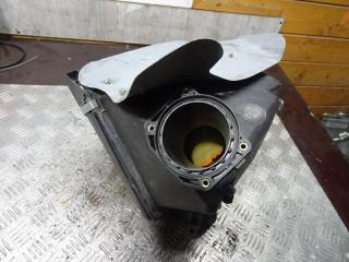 корпус воздушного фильтра Audi A4 B5 1998, 1.6 л., МКПП, седан, 058133837E
