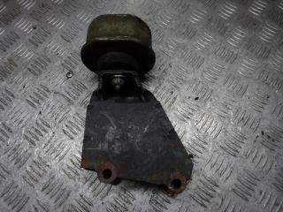 подушка крепления двигателя Volkswagen Transporter T4 1994, 1.9 л., МКПП, микроавтобус, 701199201