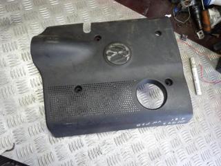 декоративная крышка двигателя Volkswagen Passat B5 1998, 1.6 л., МКПП, универсал, 06B103935C