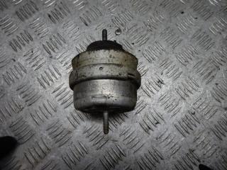 подушка крепления двигателя Audi A4 B5 1998, 8D0199379G