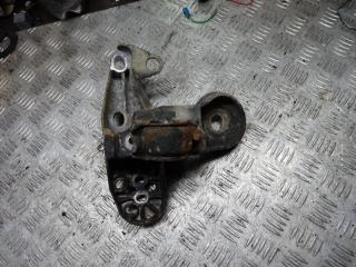 втулка стабилизатора Volkswagen Passat B5 1999, 1.9 л., МКПП, универсал, 4B0199351A