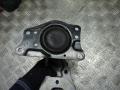 подушка крепления двигателя Volkswagen Polo 4 поколение 2004, 1.2 л., МКПП, хетчбэк 5 дв., 6Q0199262AF, 6Q0199185M - фото №2