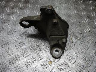 кронштейн КПП Volkswagen Passat B5 1999, 8D0399114S