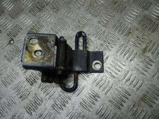 петля двери Audi A4 B5 1996, 1.6 л., МКПП, седан, 8D0831412C
