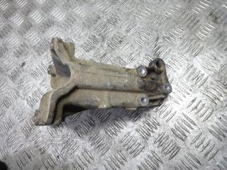 кронштейн двигателя Volkswagen Passat B3 1990, 357199354