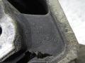 подушка крепления КПП Audi A6 4A/C4 1995, 2.0 л., МКПП, седан, 4A0399151D - фото №4