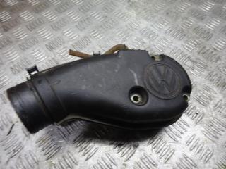 патрубок (трубопровод, шланг) Volkswagen Golf 3 поколение 1994, 1.6 л., 030129654D